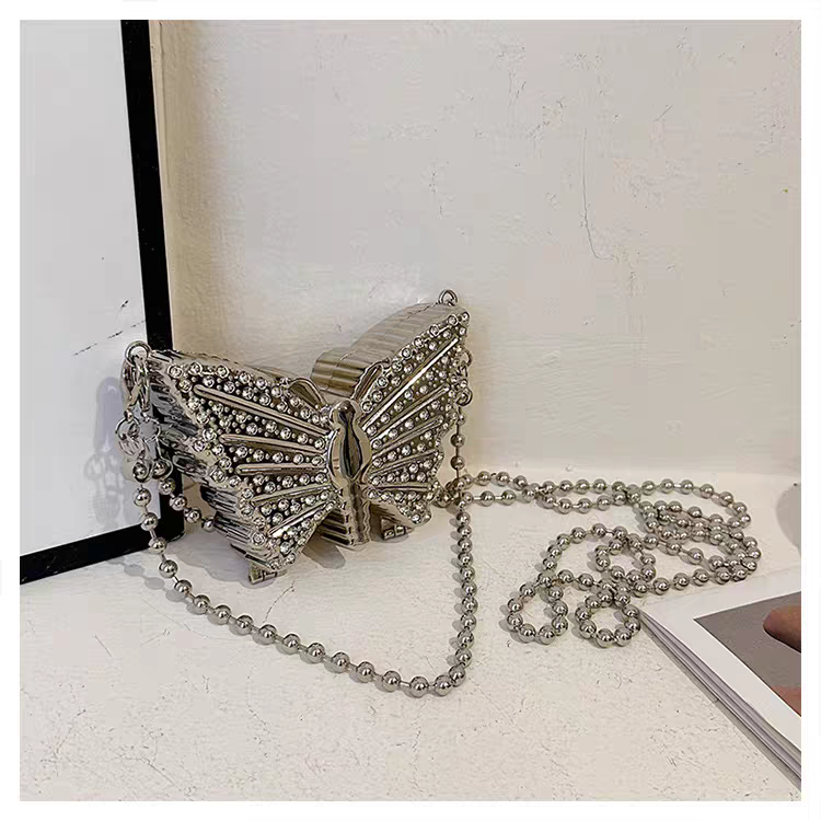 🦋 Glam Butterfly Mini Metal Clutch Bag – With Inside Mirror🦋