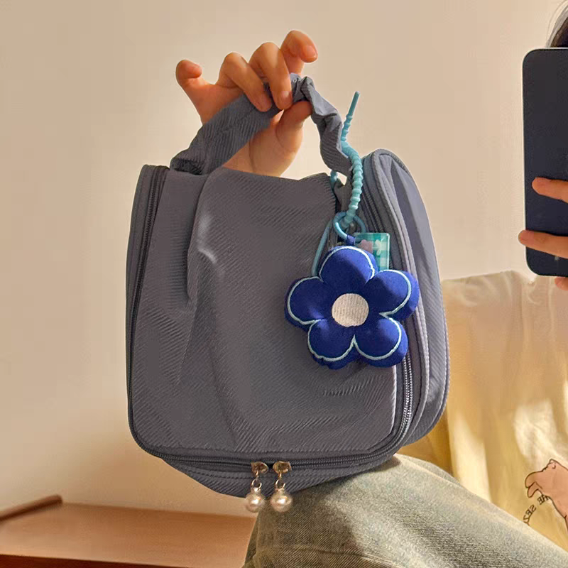 Stylish Cloud Makeup Organizer Portable Traveling Bags With Flower Keychain 🌸